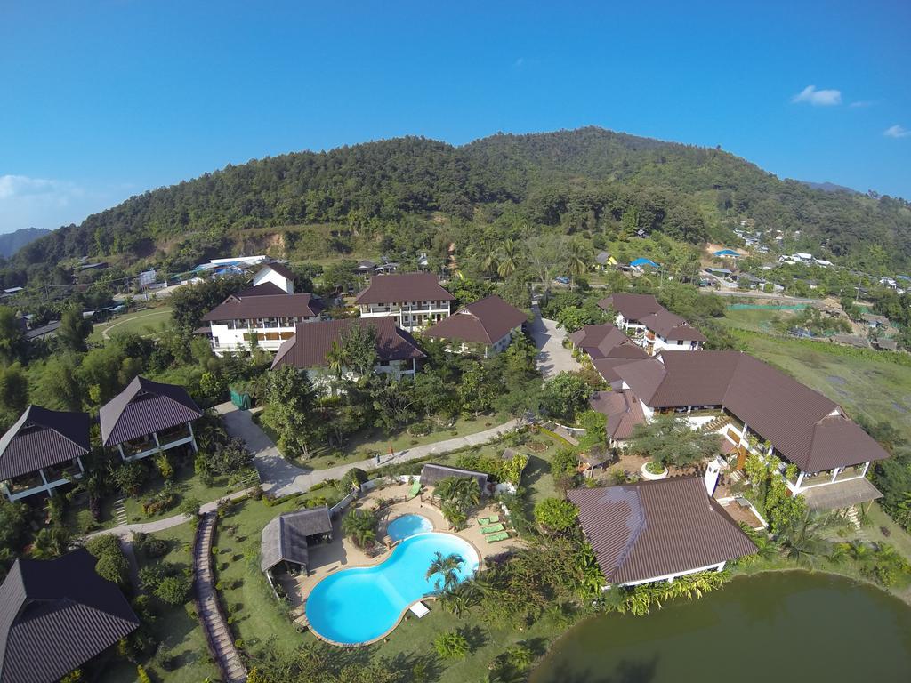 Maekok River Village Resort Mae Ai Esterno foto