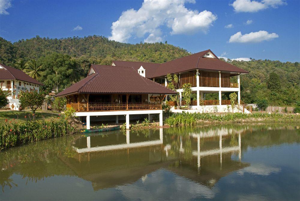 Maekok River Village Resort Mae Ai Esterno foto