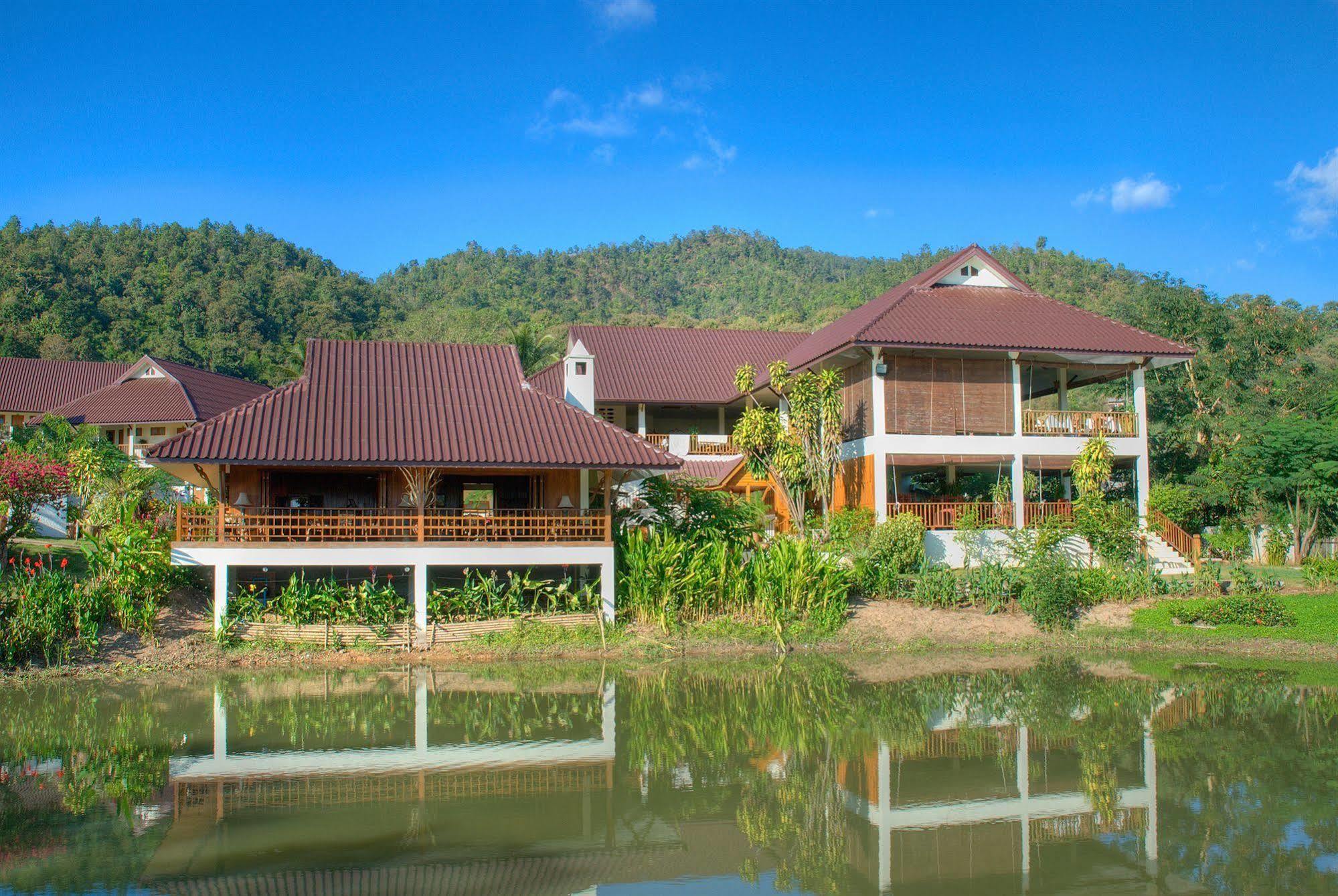 Maekok River Village Resort Mae Ai Esterno foto